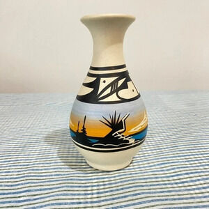 Navajo Cedar Mesa Handpainted and Etched Pottery Vase  5in - Signed